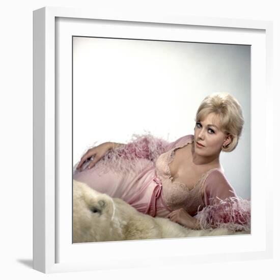 Boys' Night Out 1962 Directed by Michael Gordon Kim Novak-null-Framed Photo