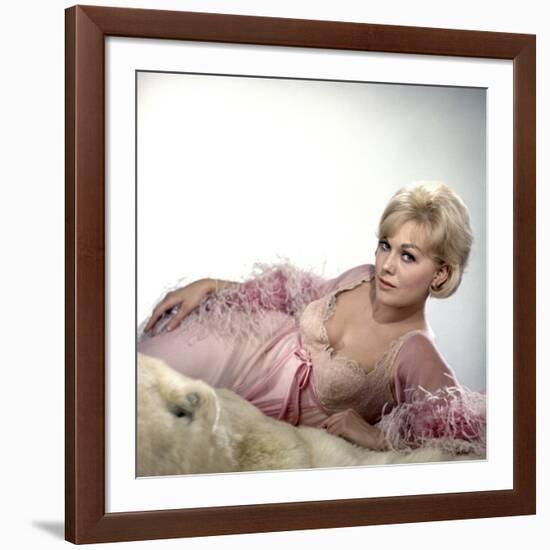 Boys' Night Out 1962 Directed by Michael Gordon Kim Novak-null-Framed Photo