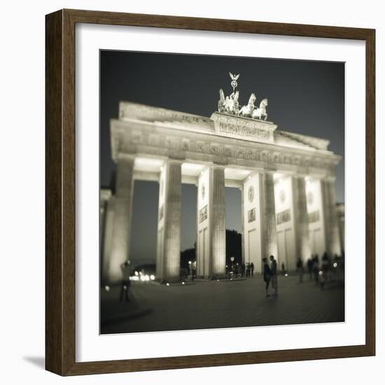 Brandenburg Gate, Pariser Platz, Berlin, Germany-Jon Arnold-Framed Photographic Print