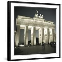 Brandenburg Gate, Pariser Platz, Berlin, Germany-Jon Arnold-Framed Photographic Print