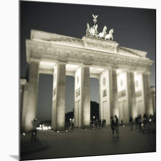 Brandenburg Gate, Pariser Platz, Berlin, Germany-Jon Arnold-Mounted Photographic Print