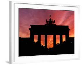 Brandenburg Gate, Unter Den Linden, Berlin, Germany-Dave Bartruff-Framed Photographic Print