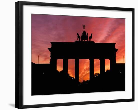 Brandenburg Gate, Unter Den Linden, Berlin, Germany-Dave Bartruff-Framed Photographic Print