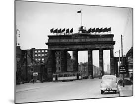 Brandenburg Gate-null-Mounted Photographic Print