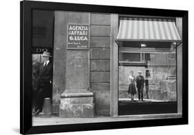 Brassaï et Gilberte à Genova-null-Framed Giclee Print