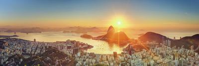 https://imgc.allpostersimages.com/img/posters/brazil-rio-de-janeiro-view-of-sugarloaf-and-rio-de-janeiro-city_u-L-PSVJ990.jpg?artPerspective=n