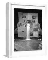 Breaking News-Thomas Barbey-Framed Giclee Print