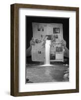 Breaking News-Thomas Barbey-Framed Giclee Print