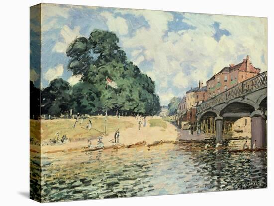 Bridge at Hampton Court, 1874-Alfred Sisley-Stretched Canvas