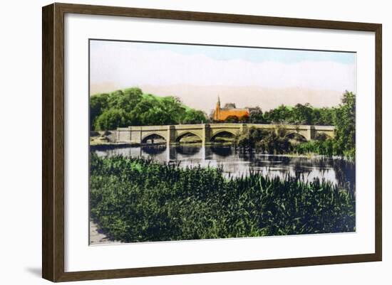 Bridge over the River Thames at Clifton Hampden, 1926-null-Framed Giclee Print