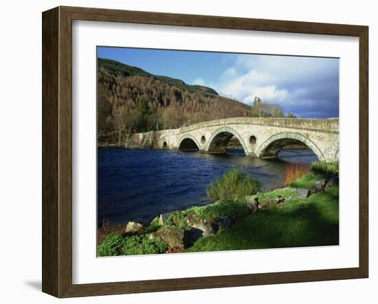 Bridges, Kenmore, Loch Tay, Scotland, United Kingdom, Europe-Ethel Davies-Framed Photographic Print