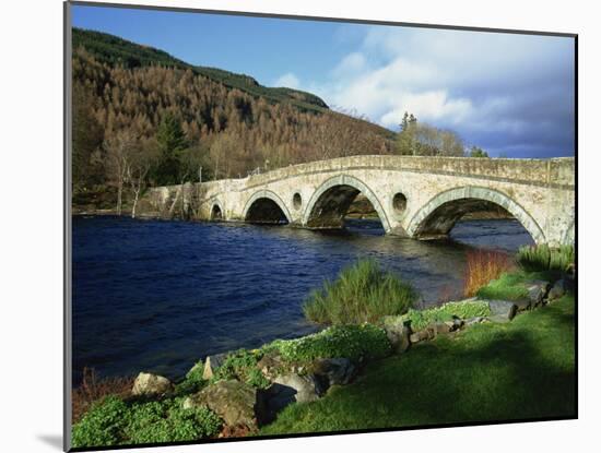 Bridges, Kenmore, Loch Tay, Scotland, United Kingdom, Europe-Ethel Davies-Mounted Photographic Print