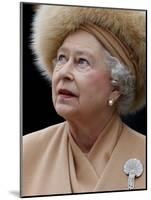 Britain's Queen Elizabeth II Looks Up at the Statue of Her Mother at the Unveiling Ceremony-null-Mounted Photographic Print
