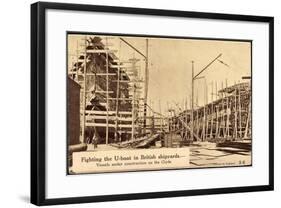 Britisches U Boot in Der Werft-null-Framed Giclee Print