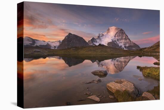 British Columbia. Sunrise over Mount Robson, highest mountain in the Canadian Rockies-Alan Majchrowicz-Stretched Canvas