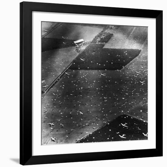 British Paratroopers 1st Airborne Landing of Arnhem During Opening Hours of Operation Market Garden-null-Framed Photographic Print