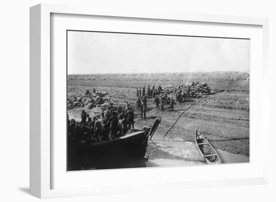 British Troops Unloading Dates on the Shore of the Tigris River, 1918-null-Framed Giclee Print