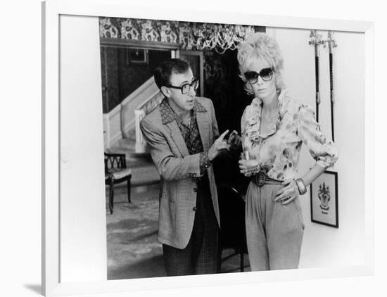 BROADWAY DANNY ROSE, 1984 directed by Woody Allen Woody Allen and Mia Farrow (b/w photo)-null-Framed Photo