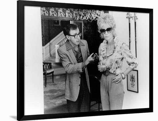 BROADWAY DANNY ROSE, 1984 directed by Woody Allen Woody Allen and Mia Farrow (b/w photo)-null-Framed Photo