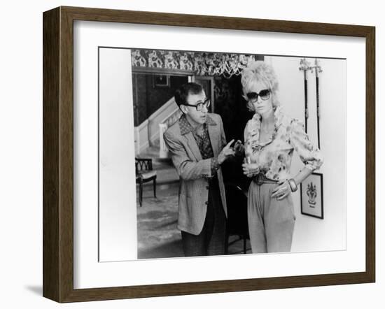 BROADWAY DANNY ROSE, 1984 directed by Woody Allen Woody Allen and Mia Farrow (b/w photo)-null-Framed Photo