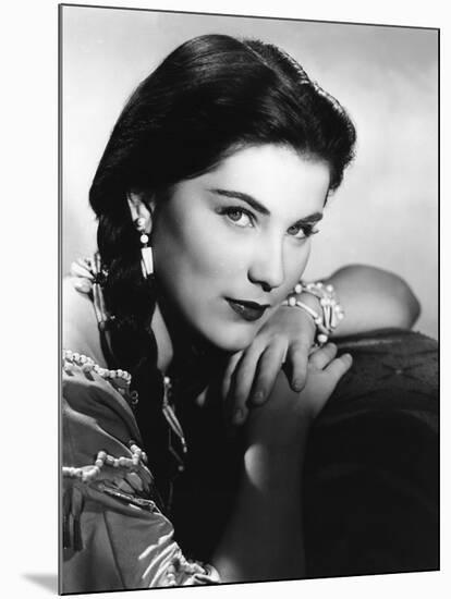 BROKEN ARROW, 1950 directed by DELMER DAVES Debra Paget (b/w photo)-null-Mounted Photo
