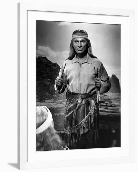 BROKEN ARROW, 1950 directed by DELMER DAVES Jeff Chandler (b/w photo)-null-Framed Photo