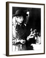 Broken Blossoms, Lillian Gish, 1919-null-Framed Photo