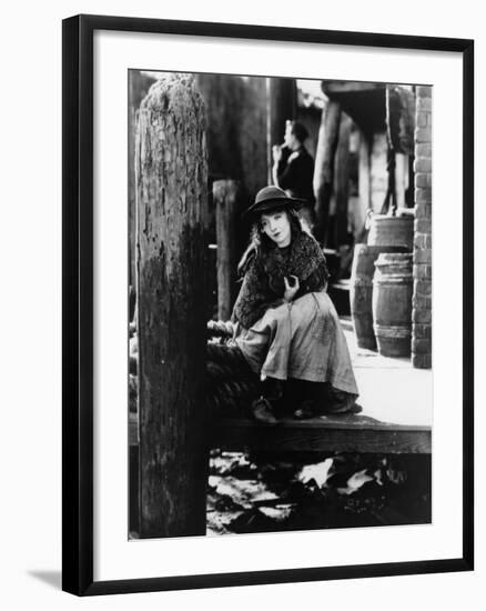 Broken Blossoms, Lillian Gish, 1919-null-Framed Photo