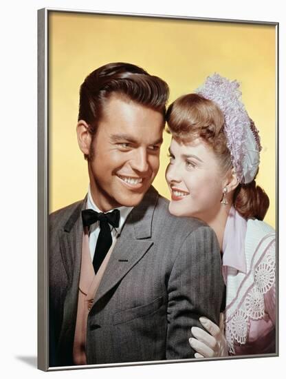 BROKEN LANCE, 1954 directed by EDWARD DMYTRYK Robert Wagner and Jean Peters (photo)-null-Framed Photo