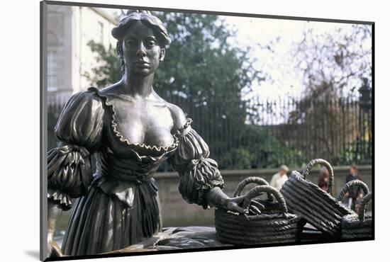 Bronze Statue of Molly Malone, Grafton Street, Dublin, County Dublin, Eire (Ireland)-Bruno Barbier-Mounted Photographic Print