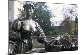 Bronze Statue of Molly Malone, Grafton Street, Dublin, County Dublin, Eire (Ireland)-Bruno Barbier-Mounted Photographic Print