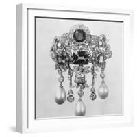 Brooch-null-Framed Photographic Print