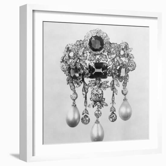 Brooch-null-Framed Photographic Print