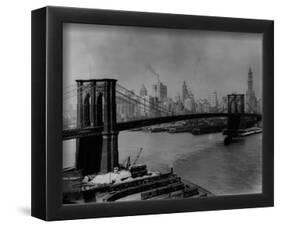 Brooklyn Bridge-null-Framed Poster