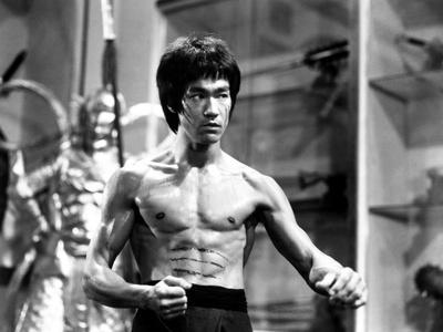 https://imgc.allpostersimages.com/img/posters/bruce-lee-in-topless-with-blood-on-stomach_u-L-Q118RHT0.jpg?artPerspective=n