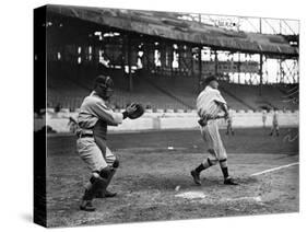 Buck Hezog, New York Giants, Baseball Photo - New York, NY-Lantern Press-Stretched Canvas