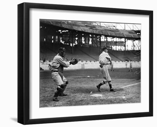 Buck Hezog, New York Giants, Baseball Photo - New York, NY-Lantern Press-Framed Art Print