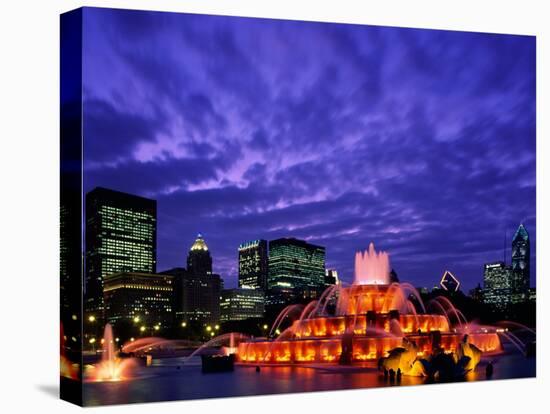 Buckingham Fountain and City Skyline, Chicago, Illinois, USA-Steve Vidler-Stretched Canvas