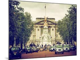 Buckingham Palace and Black Cabs - London - UK - England - United Kingdom - Europe-Philippe Hugonnard-Mounted Photographic Print