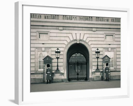 Buckingham Palace, London, England-Jon Arnold-Framed Photographic Print