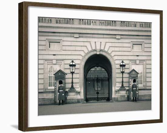 Buckingham Palace, London, England-Jon Arnold-Framed Photographic Print