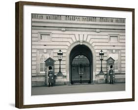 Buckingham Palace, London, England-Jon Arnold-Framed Photographic Print