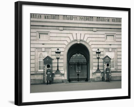 Buckingham Palace, London, England-Jon Arnold-Framed Photographic Print