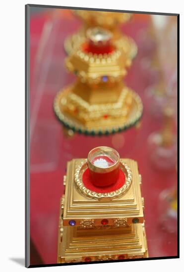 Buddhist ceremony, Buddhist relics, France-Godong-Mounted Photographic Print