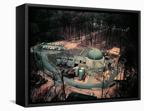 Building Generating Energy by Atoms-null-Framed Stretched Canvas