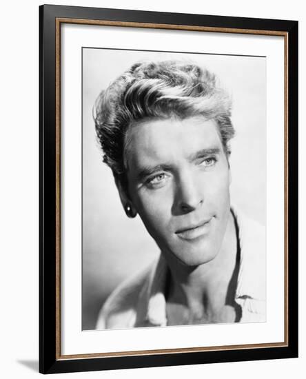 Burt Lancaster, The Crimson Pirate, 1952-null-Framed Photographic Print