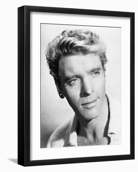 Burt Lancaster, The Crimson Pirate, 1952-null-Framed Photographic Print