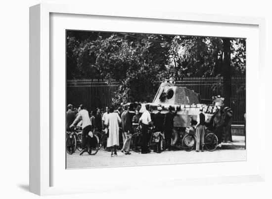 Bystanders Examining an Abandoned Tank on the Rue De Medicis, Liberation of Paris, August 1944-null-Framed Giclee Print