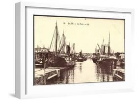 Caen Calvados, Le Port, Hafenpartie, Schiffe Garant-null-Framed Giclee Print