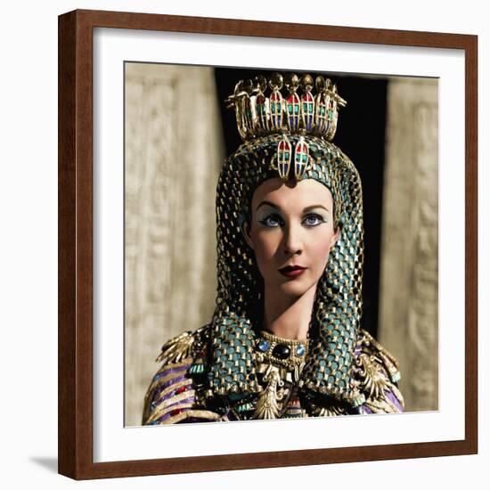 CAESAR AND CLEOPATRA, 1945 directed by GABRIEL PASCAL Vivien Leigh (photo)-null-Framed Photo